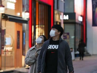 韩国单日新增新冠确诊病例首次破千，创下该国疫情暴发以来单日新增最高纪录
