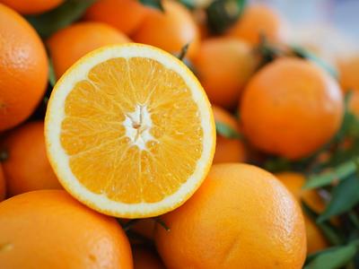 多汁爽口，鲜嫩化渣！万吨奉节脐橙进青岛