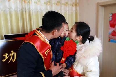 来追星！整条街上最荣光的“仔”