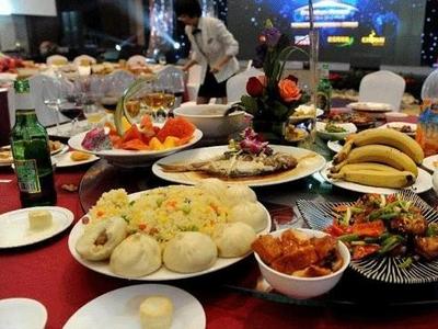 全国人大常委会调研报告：城市餐饮每年食物浪费340-360亿斤
