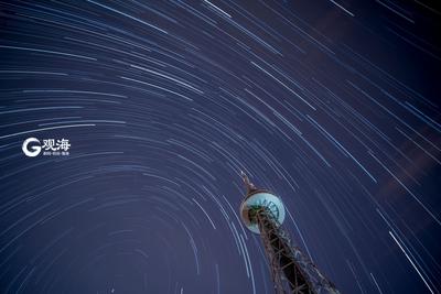 看！青岛夜空的流星雨就是这么酷