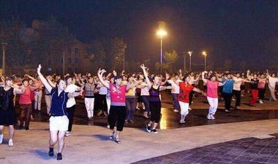 河南许昌立法晚9点后禁跳广场舞：警告无效将处200元以上500元以下罚款