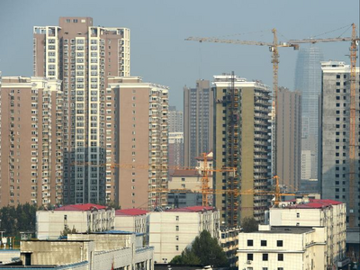 房地产开发投资持续走强，重要会议重申“房住不炒”，2021年楼市怎么走？