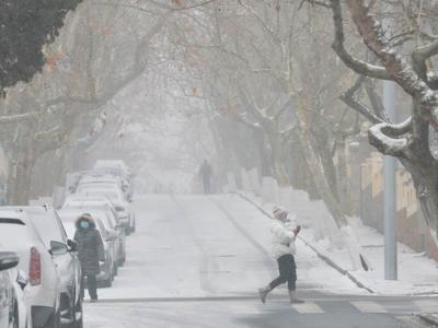 低温雨雪冰冻天，青岛市应急管理局提醒您学会安全防范！