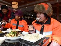 一盘水饺，冬至情暖环卫工