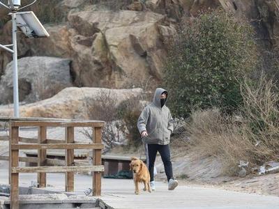 冬泳、钓鱼……冬日八大关，市民很悠闲！