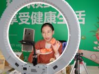 移风店镇：建起直播“合作社” 农民创客当主播