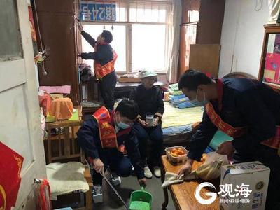 “这个生日很特别！”李沧八旬王奶奶家里来了一群90后小伙子