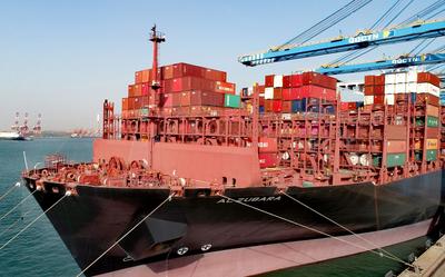 突破14亿吨！山东港口全自动化码头运货忙