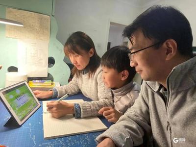放假不停学，家长掀起学习热潮
