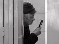 不惧寒风还是为了生活？他们仍然在街头