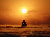 不光结冰，大海都被逼得冒烟了