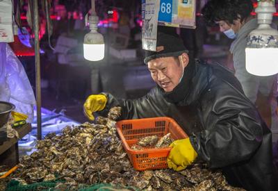 走起！进了腊月门，带你云逛海鲜市场