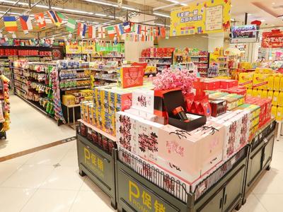 初入腊月始“忙年”，青岛商超年味渐浓