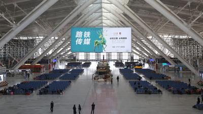 直击青岛北站春运首日：客运、防疫两不误