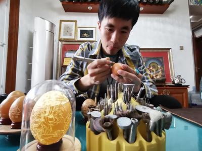 蛋雕匠人：鸡蛋上的“脆弱艺术”