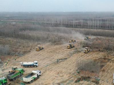 石家庄建集中隔离点，3000套集成房屋陆续运抵正定，每套面积18平方米