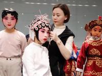 梨园小将闹新春 欢天喜地真热闹