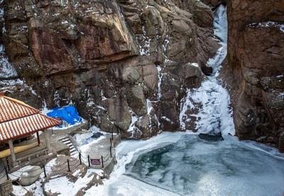 极寒天气下，北九水开启冰封模式