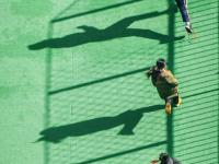 不惧寒风还是为了生活？他们仍然在街头