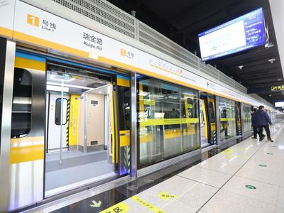 青岛地铁“六线”首迎元旦小长假，三线换乘站青岛北站客流增长2.5倍