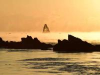 不光结冰，大海都被逼得冒烟了