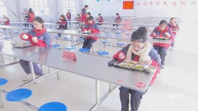 节约新风让“小餐桌”引领“大文明”！胶州“小手拉大手”光盘行动进校园