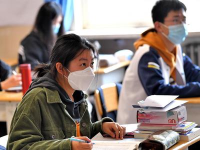 教育部：疫情中高风险地区，必须停止一切线下校外培训