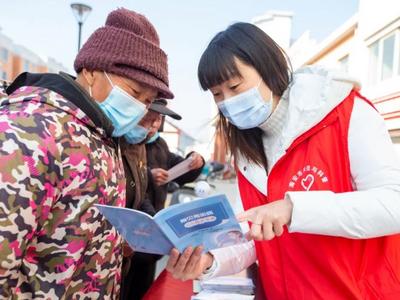 注射了新冠疫苗还用不用戴口罩？复阳病例有传染性吗？钟南山这样说