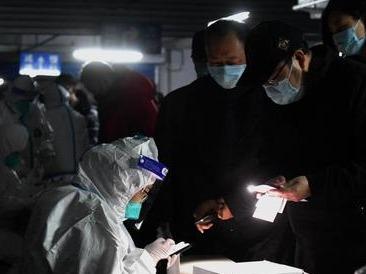 石家庄全市所有车辆及人员均不得出市，高风险地区藁城全区人员不得离开本地