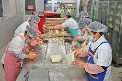 腊月初八馒头飘香 “蒸”出香甜的年味