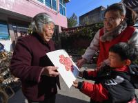 浙江长兴：剪纸迎春送福气