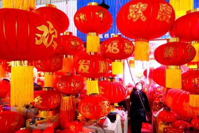 即墨小商品城：春节临近，饰品俏销