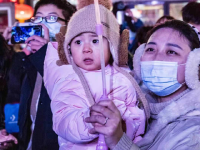 500架无人机升空迎新年