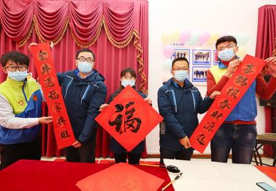 志愿者送“福”了！暖心礼送留青过年人才