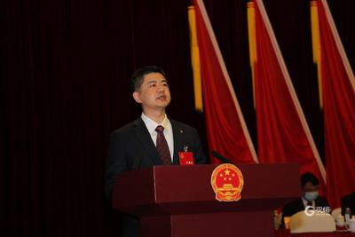 崂山区第十八届人民代表大会第五次会议闭幕，王锋当选为崂山区区长