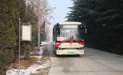 新年喜事！胶州市“河里三村”村民终于坐上新公交车