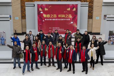 元旦假期到图书馆看“青春之岛 时尚之岛”摄影展