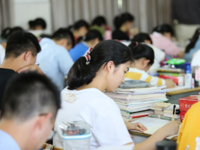 @高考生，夏季高考外语听力考试成绩明天上午10点公布