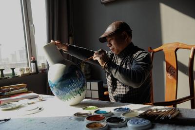 就地过年  画家村里翰墨飘香