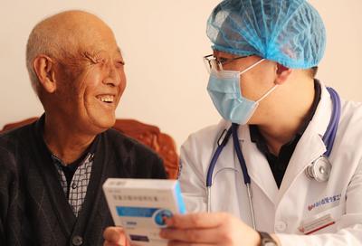  “健康直通车”直达百姓炕头 