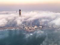 青岛现平流雾奇观，云蒸霞蔚宛如仙境！