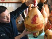 年味浓 手艺人葫芦烙画庆新春