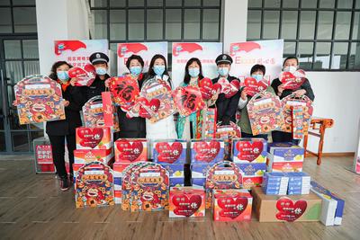 为爱留青感谢有你！青岛日报联合企业新春送祝福 