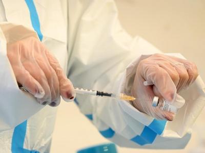英官员称全球有约4000种变异新冠病毒，疫苗还有效吗？
