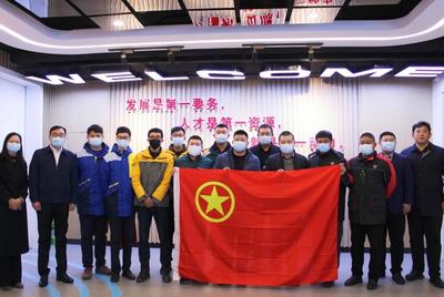 胶州市启动“暖蜂行动” 关爱快递小哥