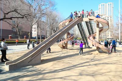 沧口公园大滑梯：实拍41年前的“老网红”