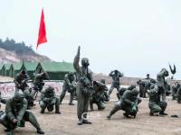野外驻训 看防化兵们的必备技能