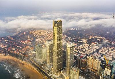 青岛现平流雾奇观，云蒸霞蔚宛如仙境！