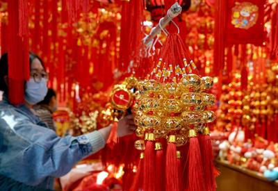 上海豫园：张灯结彩年味浓